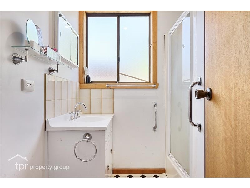 33 Knights Road, Huonville TAS 7109