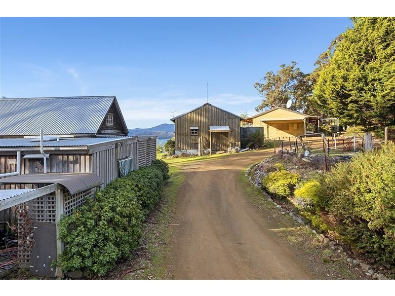 574 Police Point Road, Police Point TAS 7116