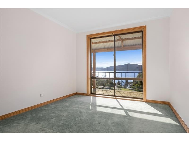 574 Police Point Road, Police Point TAS 7116