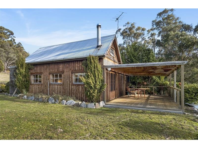 574 Police Point Road, Police Point TAS 7116