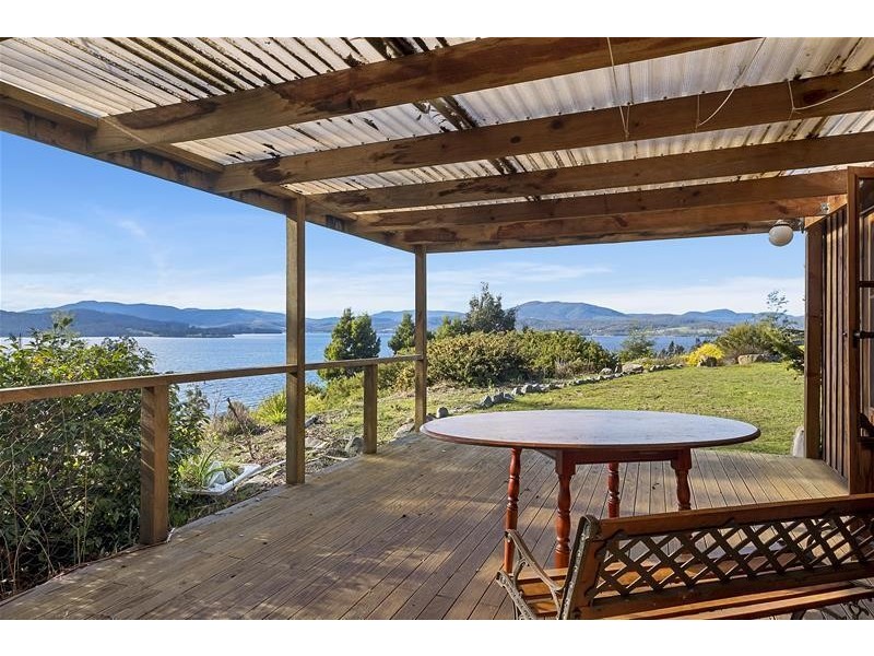 574 Police Point Road, Police Point TAS 7116