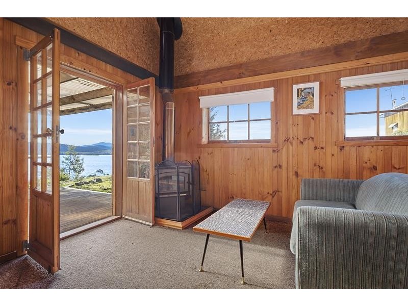 574 Police Point Road, Police Point TAS 7116