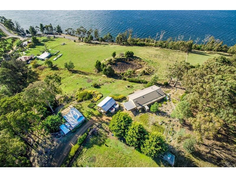 574 Police Point Road, Police Point TAS 7116