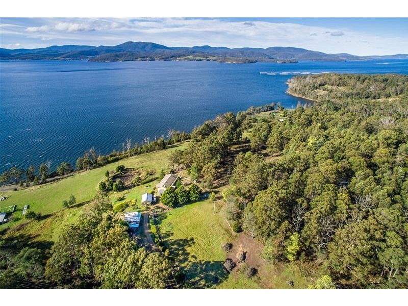 574 Police Point Road, Police Point TAS 7116