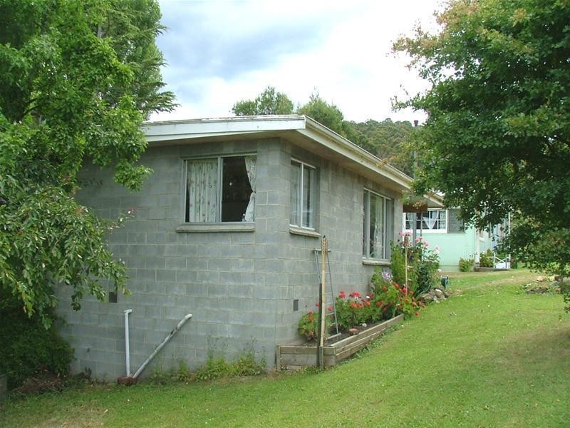 2/5 Sorell Street, Port Huon TAS 7116