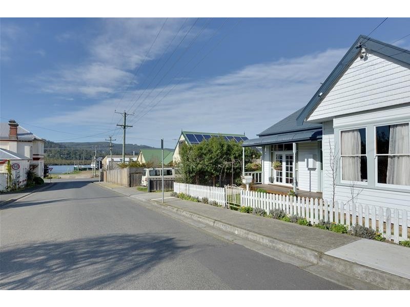 5 New Road, Franklin TAS 7113