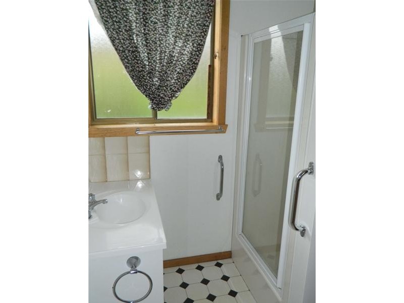 33 Knights Road, Huonville TAS 7109