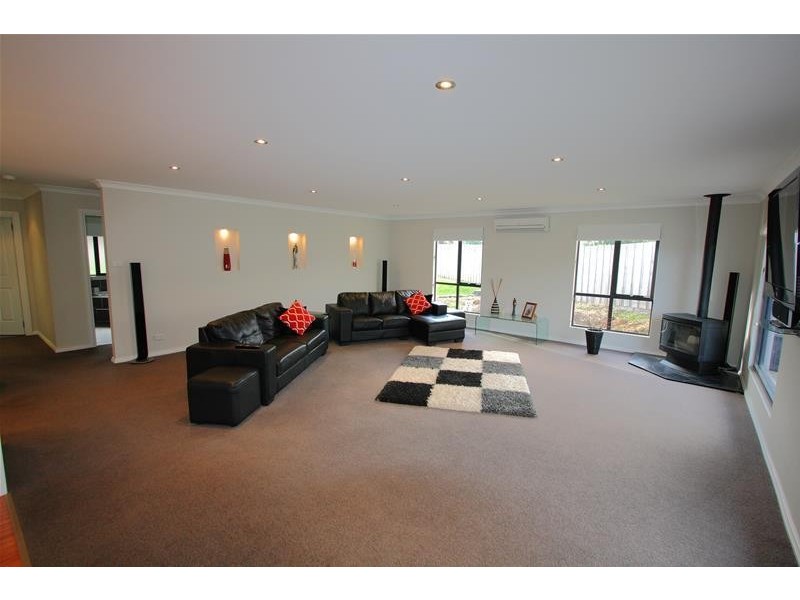 18 Burwood Street, Huonville TAS 7109