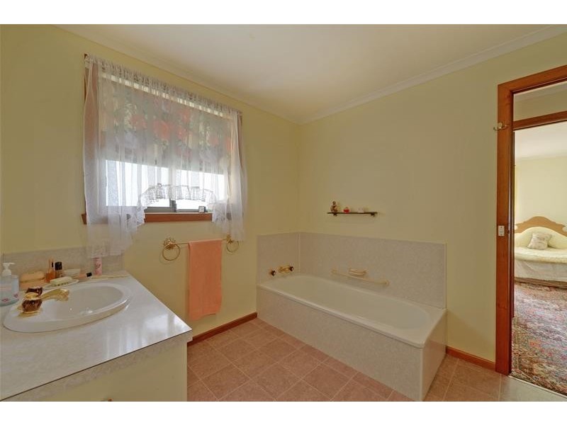 9 Lollara Road, Grove TAS 7109