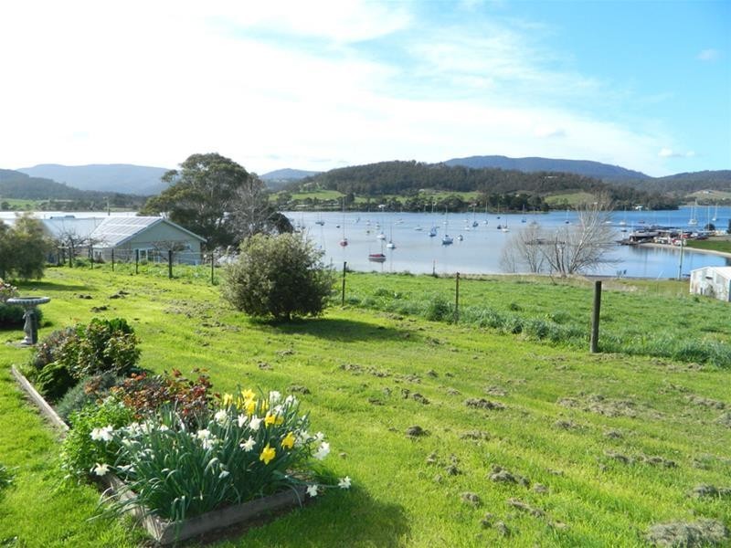 13 Jetty Road, Cygnet TAS 7112