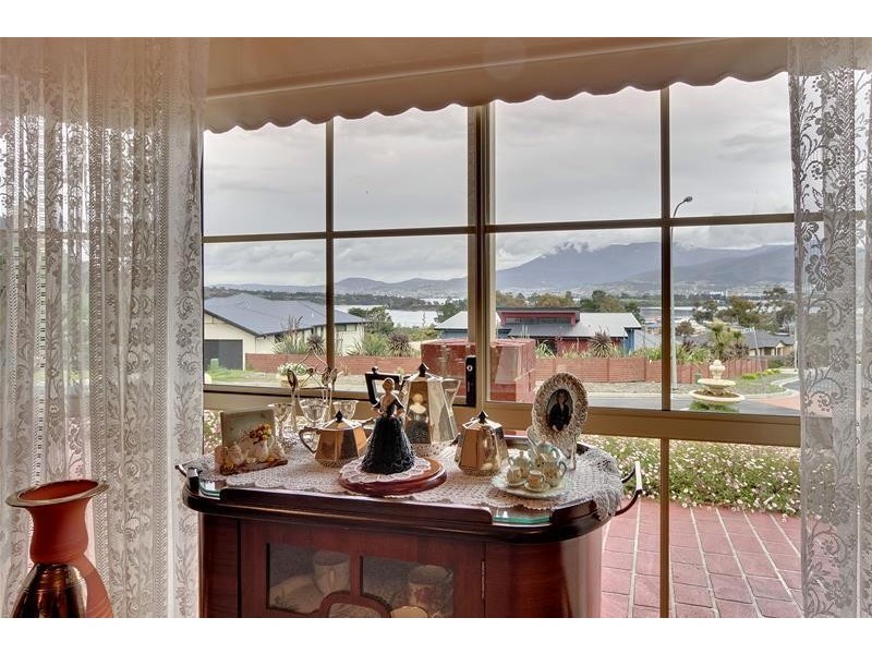 48 Clives Avenue, Old Beach TAS 7017