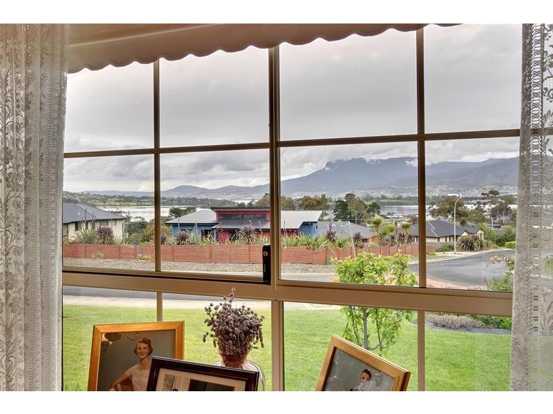 48 Clives Avenue, Old Beach TAS 7017