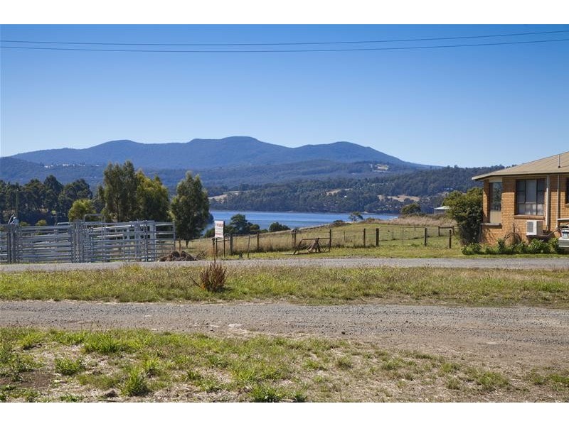 3 Meredith Street, Castle Forbes Bay TAS 7116