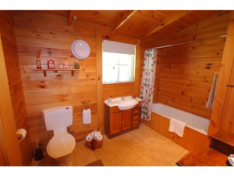 31 Hankins-Robertson Road, Geeveston TAS 7116