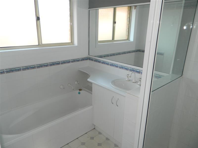 2/13 Freesia Crescent, Kingston TAS 7050