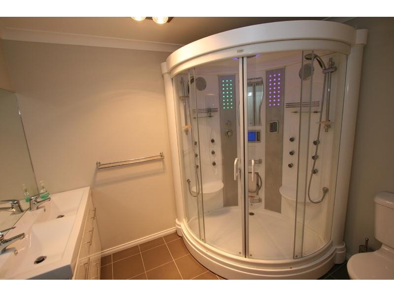 18 Burwood Street, Huonville TAS 7109