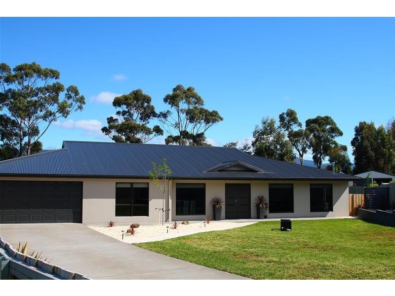 18 Burwood Street, Huonville TAS 7109