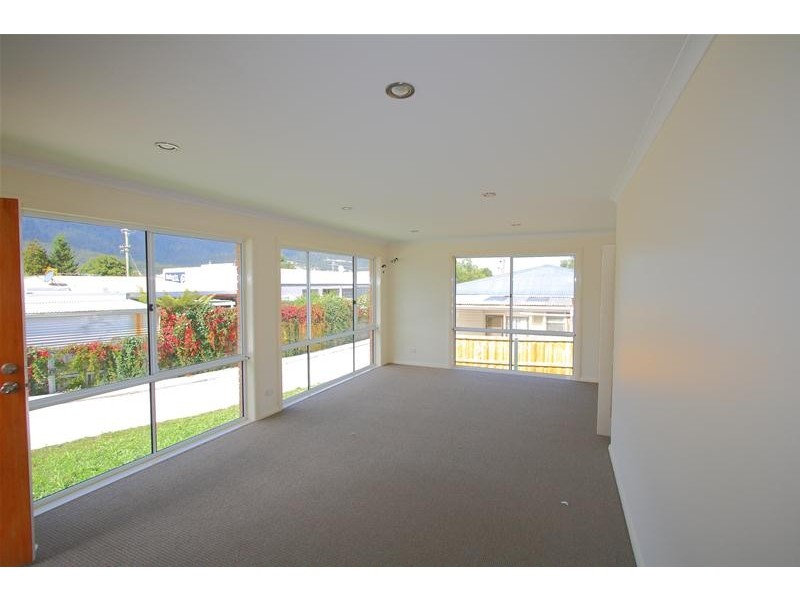 2/4 Walton Street, Huonville TAS 7109