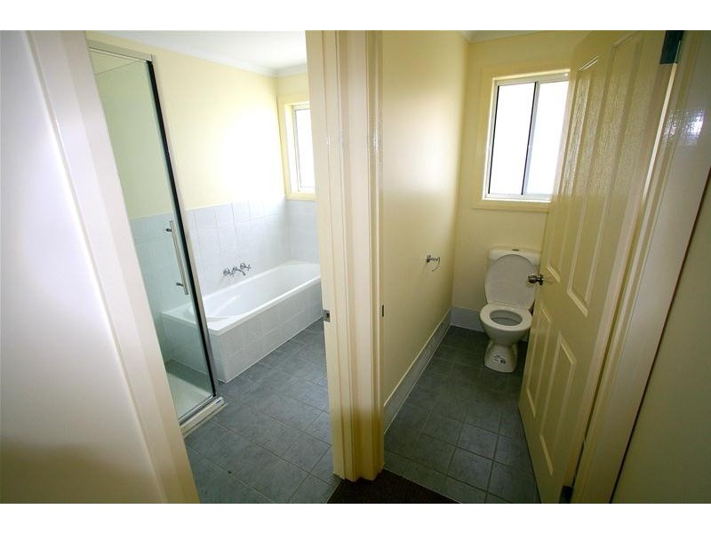 2/4 Walton Street, Huonville TAS 7109