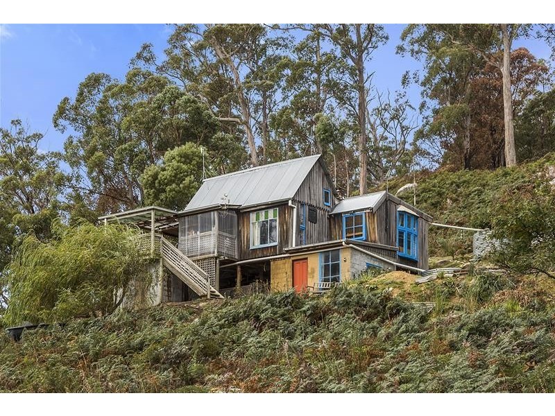 302 Cowens Road, Gardners Bay TAS 7112