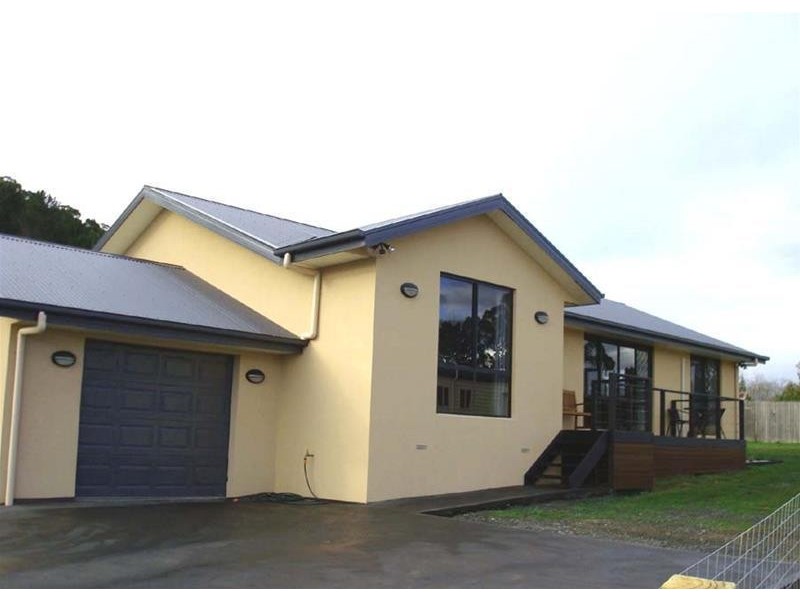 8 Fritton Drive, Dover TAS 7117