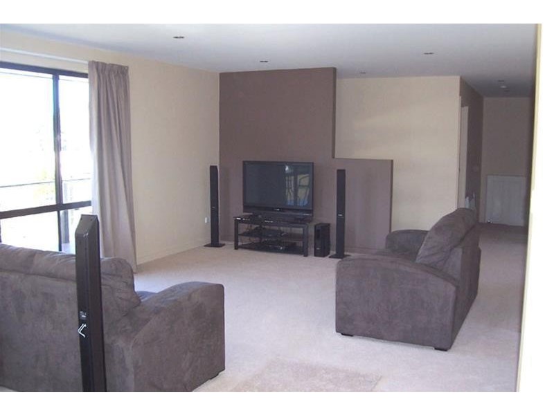 8 Fritton Drive, Dover TAS 7117