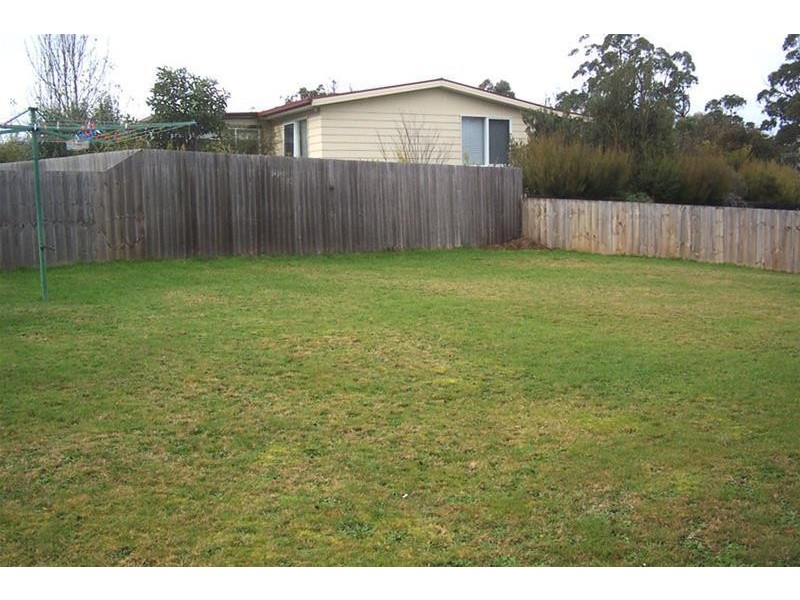 8 Fritton Drive, Dover TAS 7117