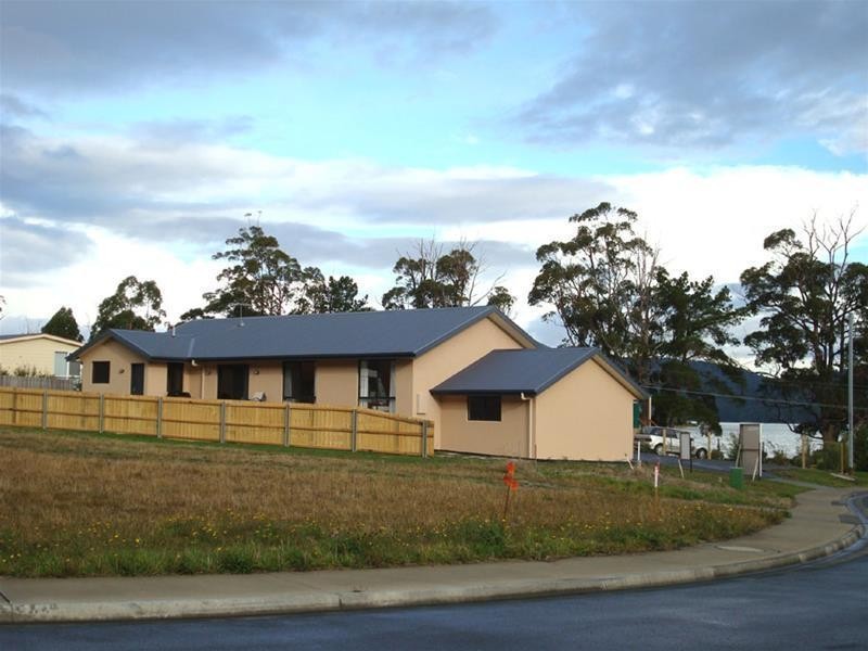 8 Fritton Drive, Dover TAS 7117
