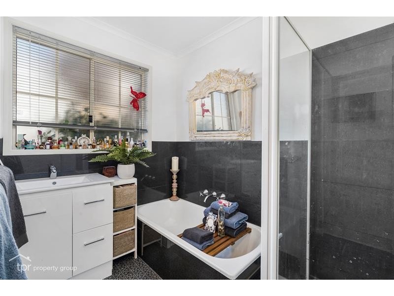 5/1-2 Allport Place, Lenah Valley TAS 7008