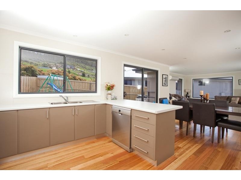 2/14 Beauty View Road, Huonville TAS 7109