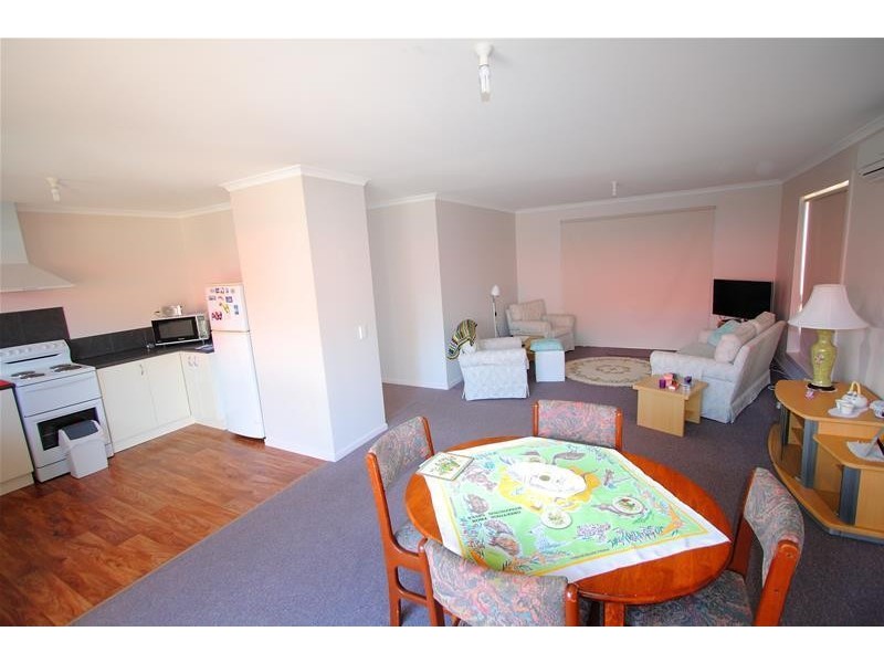 4/105 Main Street, Huonville TAS 7109