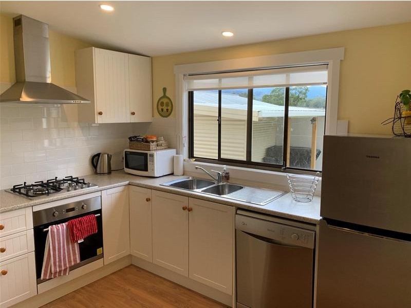 20 Pages Road, Grove TAS 7109