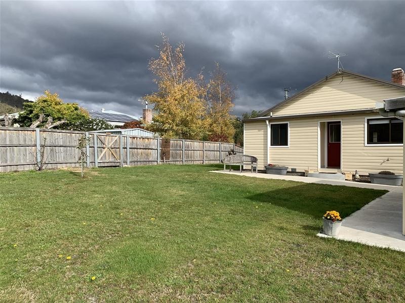 20 Pages Road, Grove TAS 7109