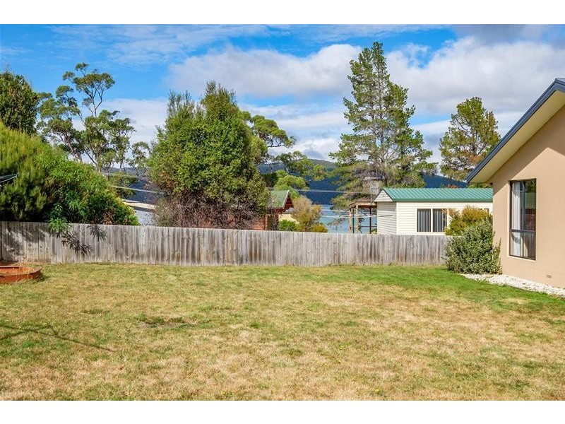 8 Fritton Drive, Dover TAS 7117