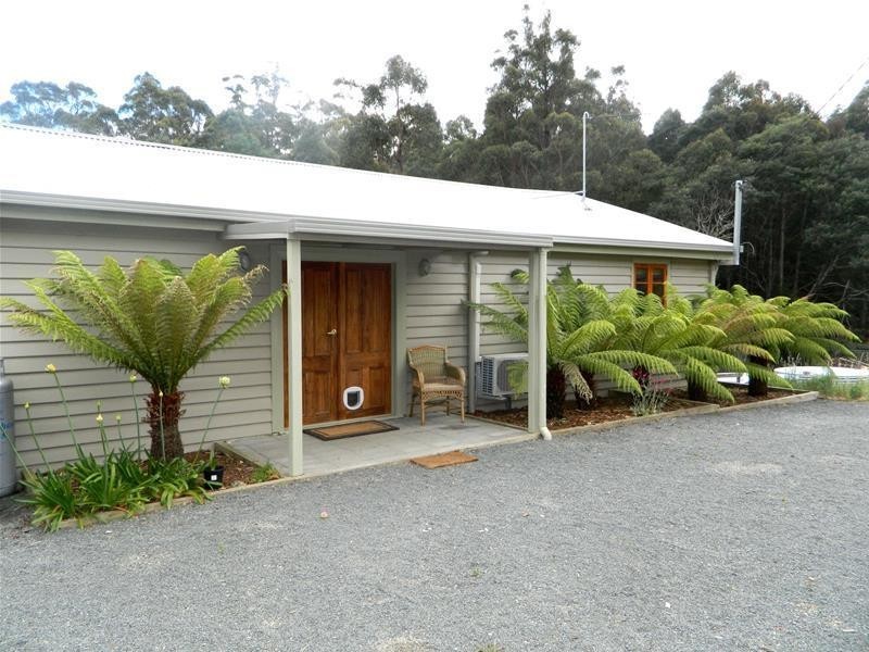 271 Cross Road, Gardners Bay TAS 7112