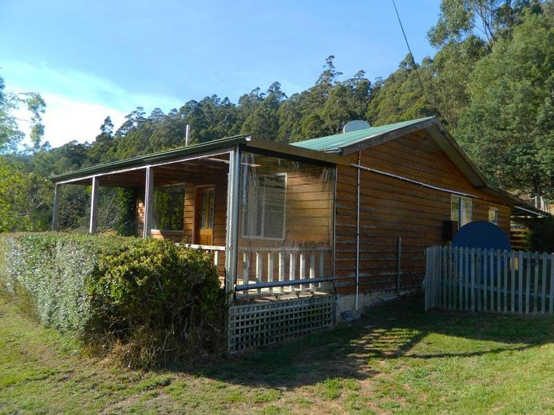 8 Blue Gum Road, Gardners Bay TAS 7112