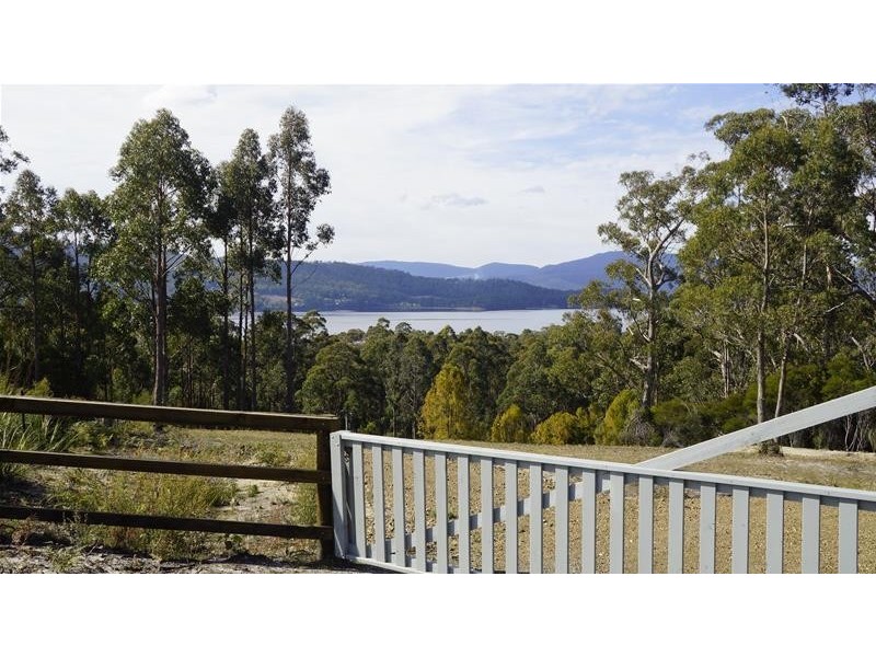 17 Stella Court, Surges Bay TAS 7116