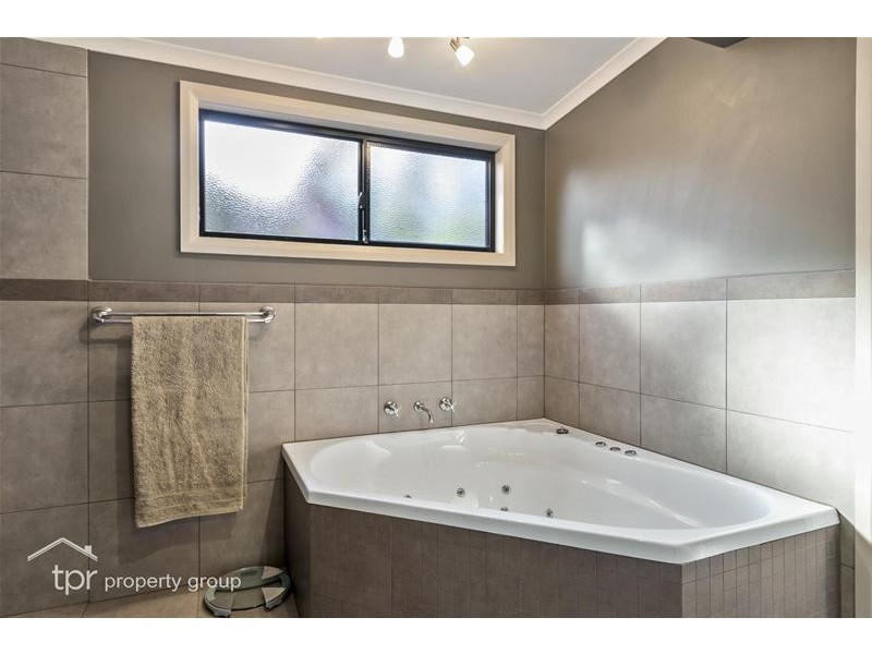 4 Sandrock Loop, Abels Bay TAS 7112