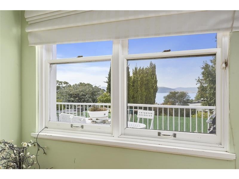 44 Channel Highway, Taroona TAS 7053