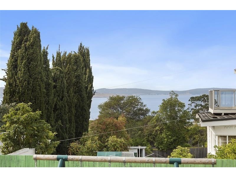 44 Channel Highway, Taroona TAS 7053