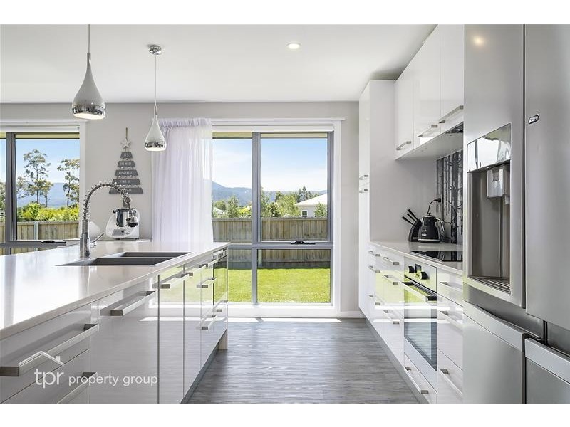 8 Ellison Street, Huonville TAS 7109