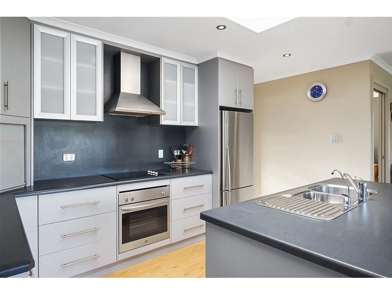 4 Sandrock Loop, Abels Bay TAS 7112