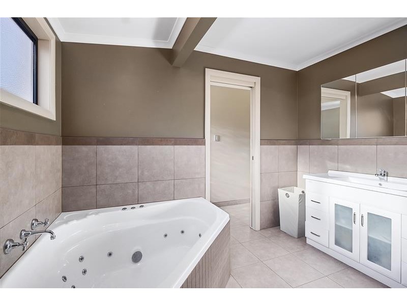 4 Sandrock Loop, Abels Bay TAS 7112