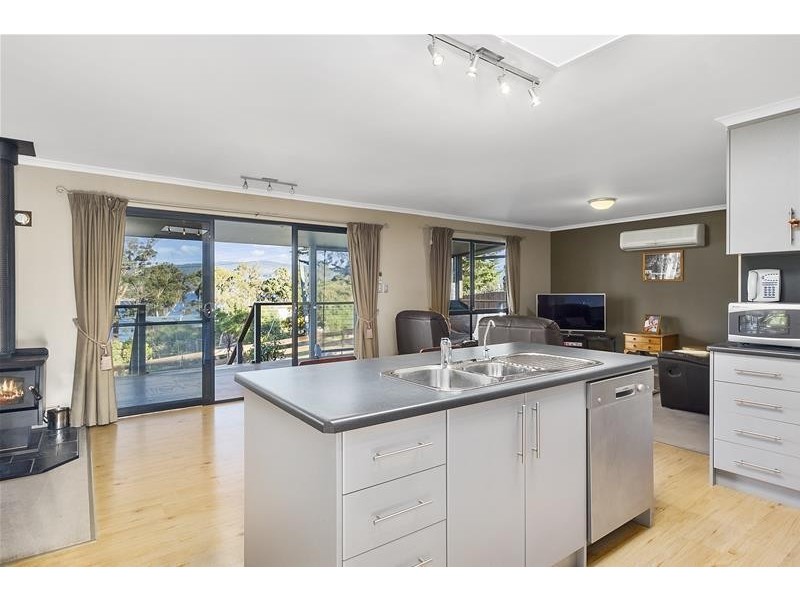4 Sandrock Loop, Abels Bay TAS 7112