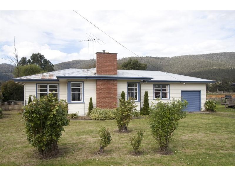 10 Shield Street, Huonville TAS 7109