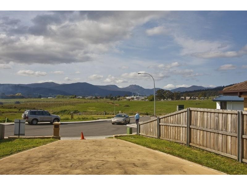 7 Plum Tree Close, Huonville TAS 7109