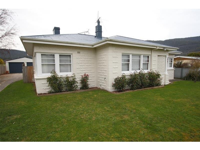 4 Tutton Avenue, Huonville TAS 7109