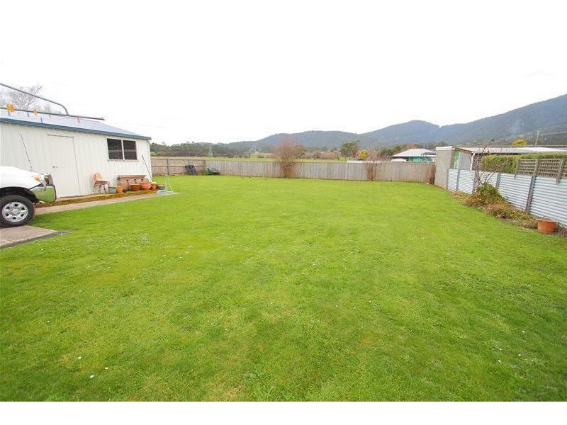 4 Tutton Avenue, Huonville TAS 7109