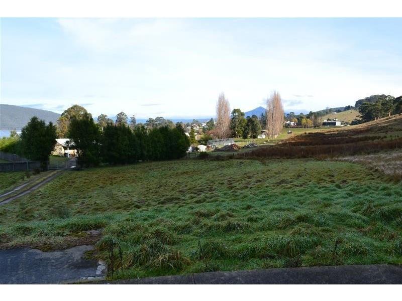 13 Fritton Drive, Dover TAS 7117