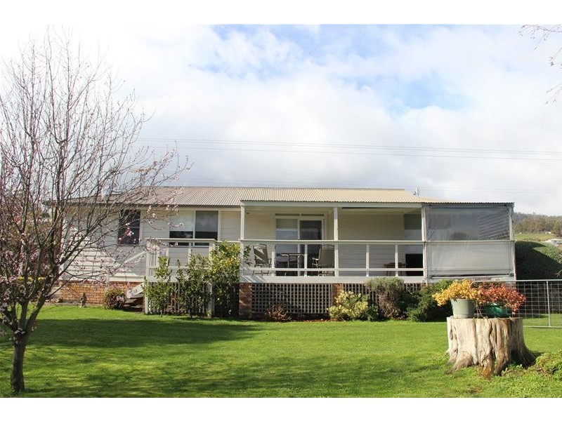 4 North Glen Road, Huonville TAS 7109